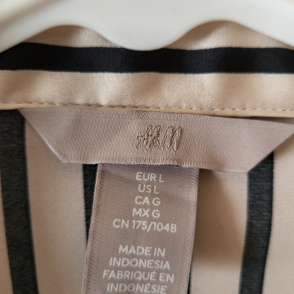 H&M Black and Cream Striped Blouse - Picture 5 of 5